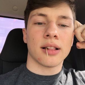 Meet your Posher, Cory